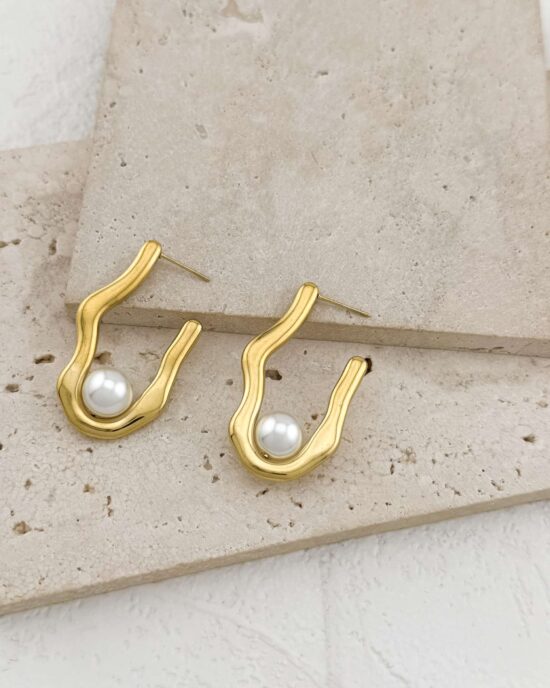 Σκουλαρίκια Κυματιστά με Πέρλα από Ανοξείδωτο Ατσάλι σε Χρυσό Τόνο