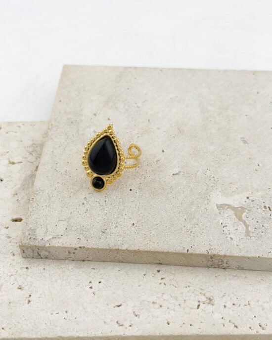 Δαχτυλίδι από Ανοξείδωτο Ατσάλι σε Χρυσό Χρώμα με Μαύρη Σταγόνα - Gold Black Delicate Ring