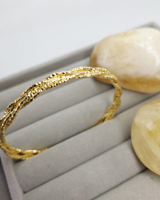 Βραχιόλι Σταθερό με Ανάγλυφη Υφή από Ανοξείδωτο Ατσάλι σε Χρυσό Τόνο