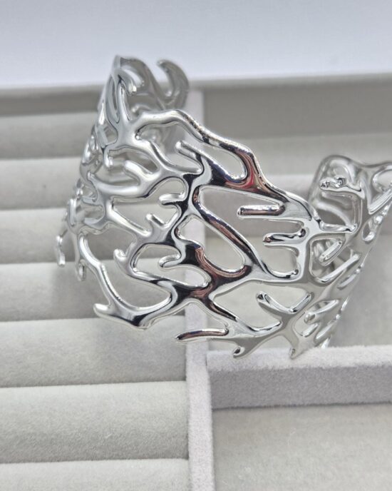 Βραχιόλι από Ανοξείδωτο Ατσάλι σε Ασημί Τόνο με Abstract Σχέδιο