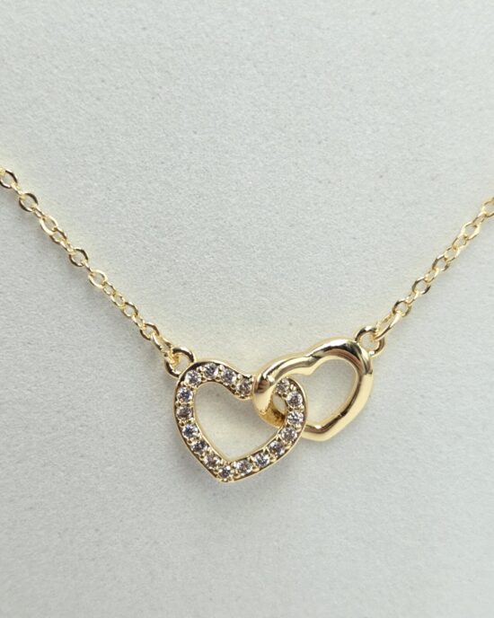 Κολιέ Καρδιά με Λεπτομέρεια Ζιργκόν από Ανοξείδωτο Ατσάλι σε Χρυσό Τόνο