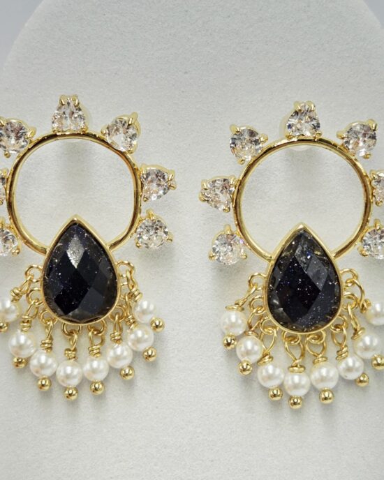 Εντυπωσιακά Σκουλαρίκια με Μαύρη Πέτρα, Ζιργκόν και Πέρλες σε Χρυσή Απόχρωση