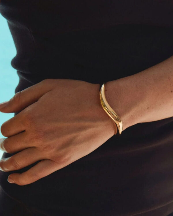 Βραχιόλι Ατσάλινο Azura Bangle Gold EDBLAD Sculptural Elegant